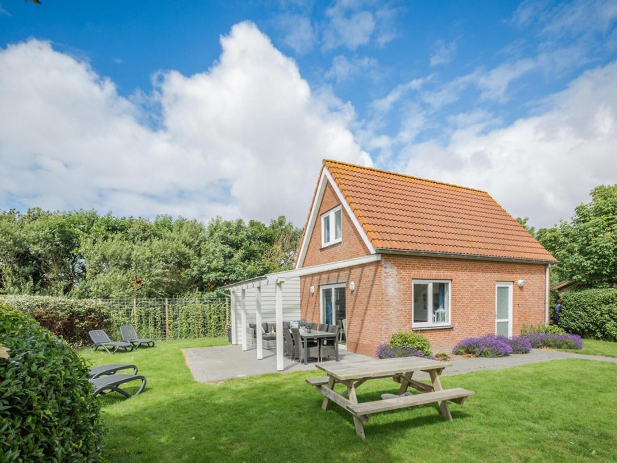 Great Farmhouse In De Cocksdorp With Garden エクステリア 写真
