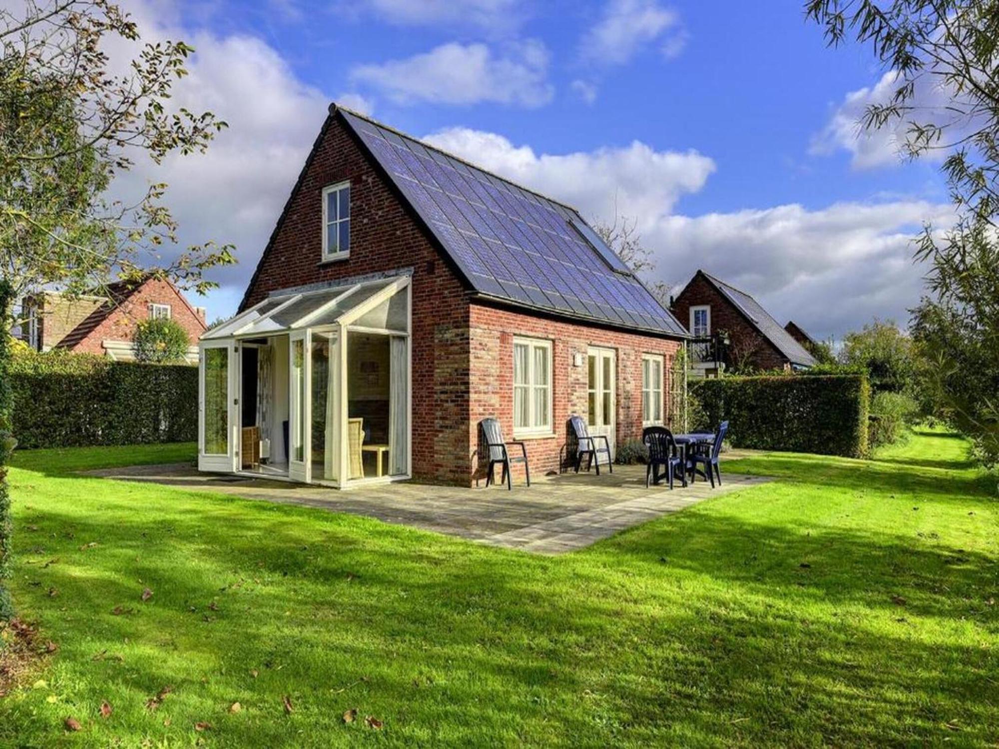 Great Farmhouse In De Cocksdorp With Garden エクステリア 写真